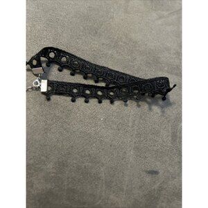 Black Daisy Leaf Cloth Choker Drop Black Necklace W/adjustable Clasp Silver